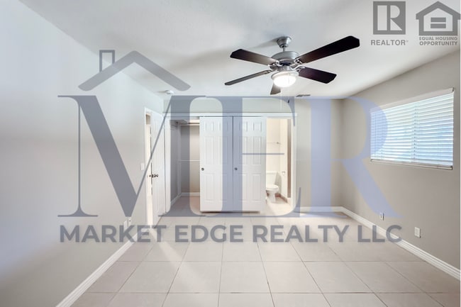 Building Photo - 5Bed/5Bath House at University Dr/Priest Dr! Move-In Ready on 05/07/2026! - 4 CAR CARPORT! NO HOA!