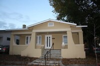 Building Photo - Midtown Spacious 3 bedroom, 2 bath home