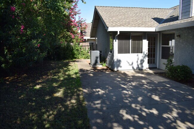 Building Photo - 6830 Paseo Del Sol Way