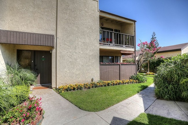 McFadden Village Apartments - 17271-17289 Mcfadden Ave Tustin CA 92780 ...