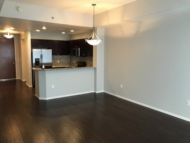 Building Photo - Gorgeous One Las Vegas Unit on the 9th Floor