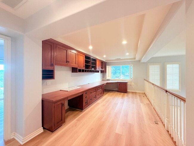 Building Photo - Pet-Friendly Hillside 4BR Home with New Flooring | Newbury Park