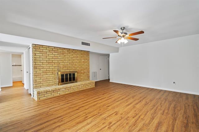 Building Photo - 3002 Lindbergh Dr