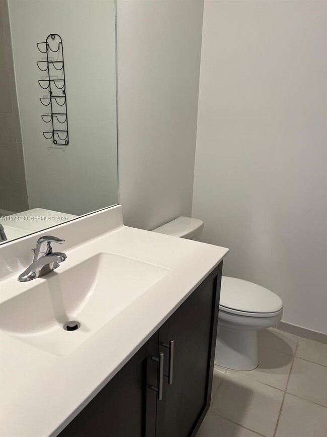 Building Photo - 20564 NE 5th Pl