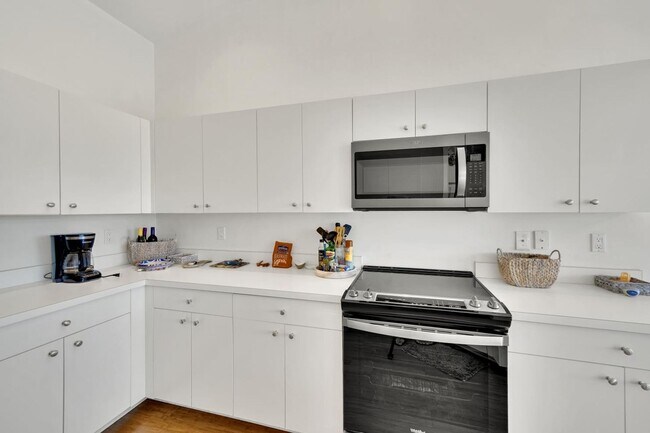 Building Photo - Seasonal 3br 2bath Condo in Harbor Lakes C...