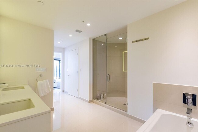 Building Photo - 2101 S Surf Rd