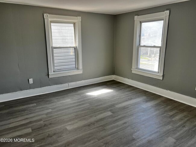 Building Photo - 644 Church St