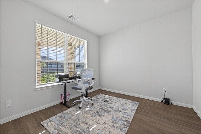 Building Photo - 3025 Waxwing Dr