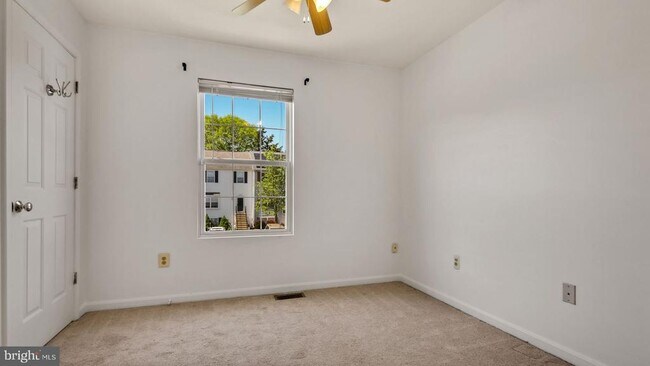 Building Photo - 11011 Coreys Way