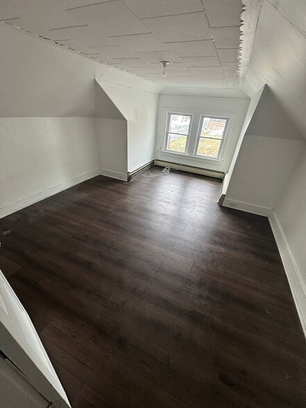 Building Photo - 33 Park Ave