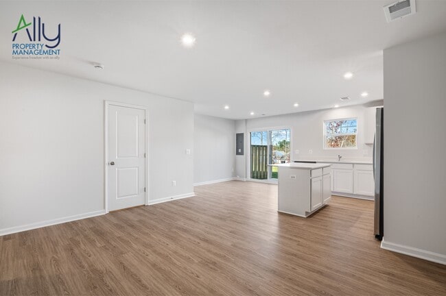 Building Photo - 44 Sophie Kathryn Dr