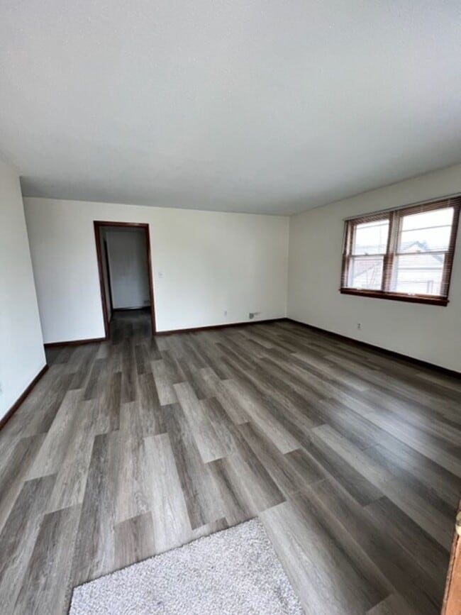 Primary Photo - 312 W Ingals Ave