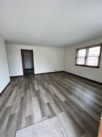 Building Photo - 312 W Ingals Ave