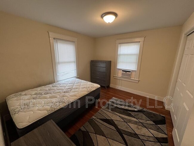 Building Photo - 18 Canal St