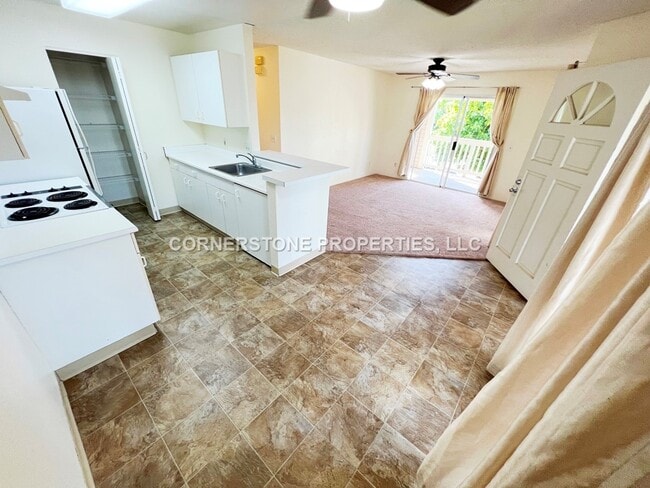 Building Photo - 94-638-533 Lumiaina St