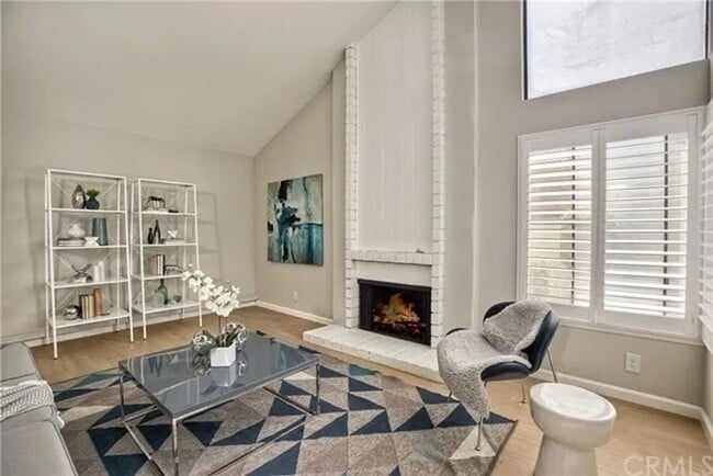 Building Photo - Two Bedroom, Two Bathroom Home for 12-mont...