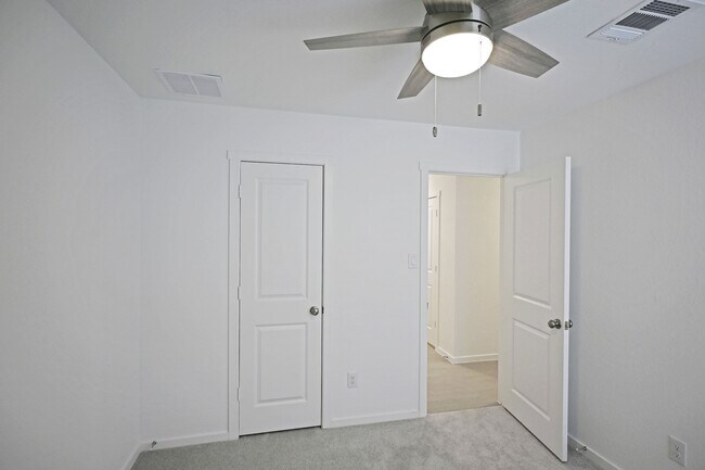 Building Photo - 298 Tahoe Ave