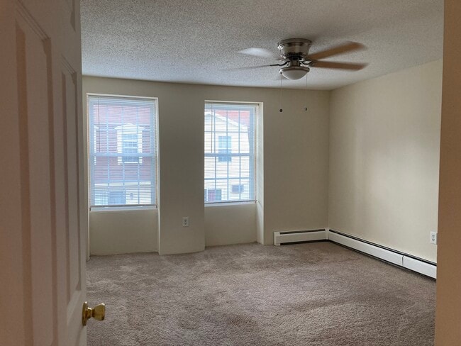 Building Photo - 1237 Pawtucket Blvd
