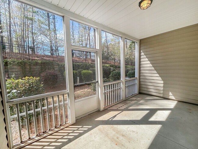 Building Photo - Beautiful 3BD/2.5BA townhome with garage in great Cary community and location!