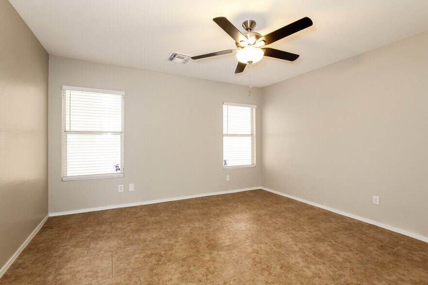 Building Photo - 4230 N 113th Dr