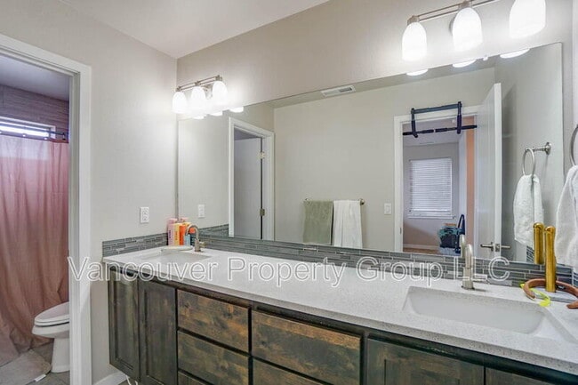 Building Photo - 4325 NE 87th St