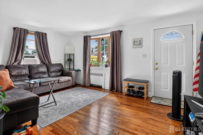 Building Photo - 41 Westervelt Ave