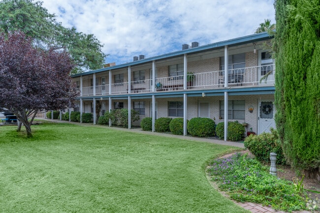Building Photo - Edgemere Apartments