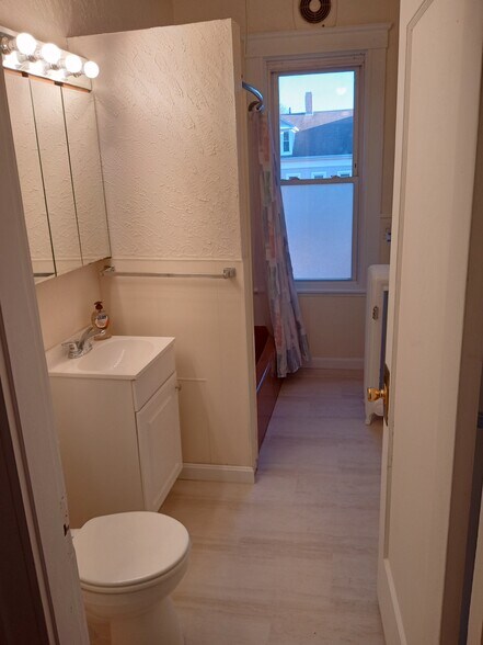 Bathroom - 550 S Main St