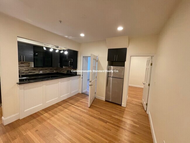 Building Photo - 1801 Beacon St