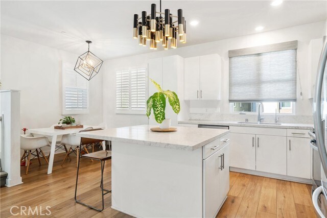 Building Photo - 2700 E Chaucer St