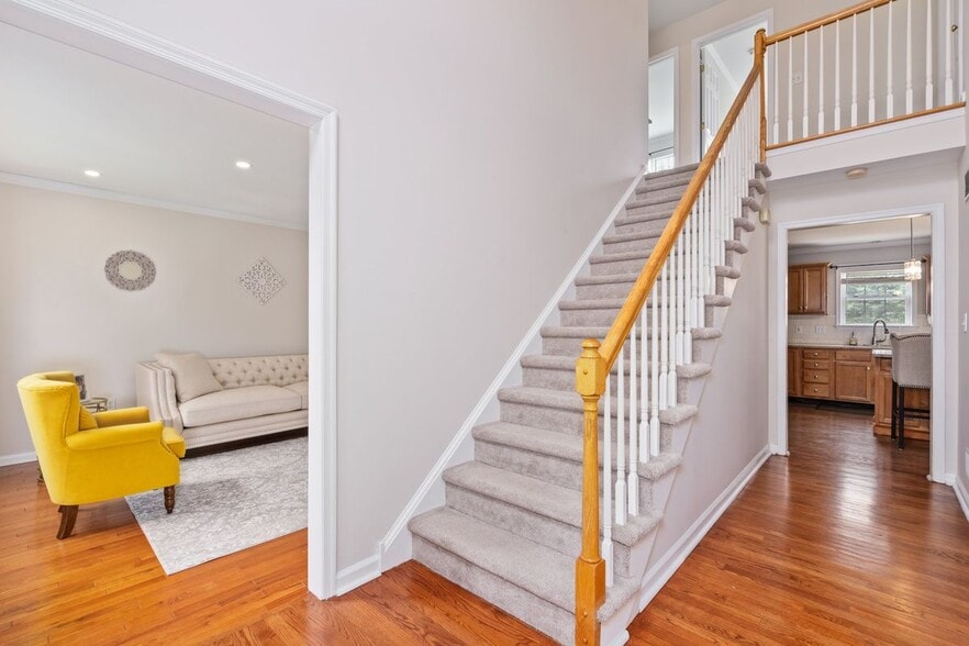 Building Photo - 2190 Beechwood St