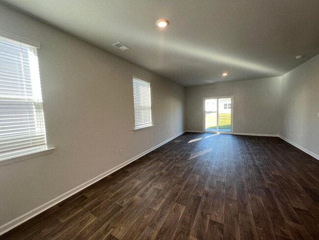 Building Photo - 309 Black Birch Dr