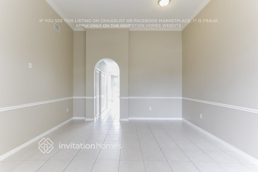 Building Photo - 16960 SW 141st Ave