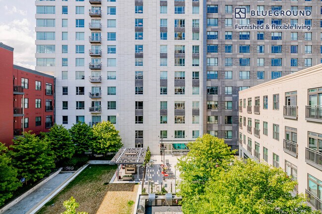 Building Photo - 449 Canal St