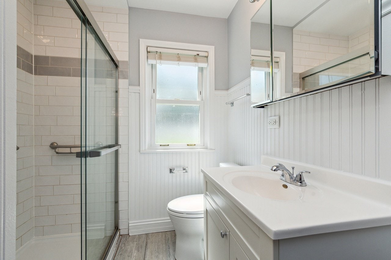 Building Photo - 9604 S Knox Ave