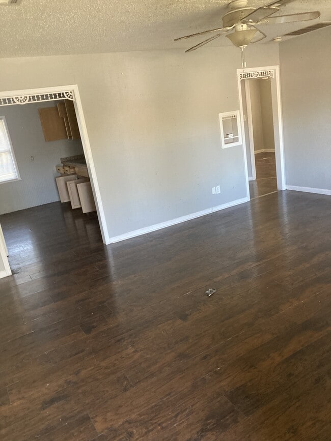 Building Photo - 735 Highland Pkwy