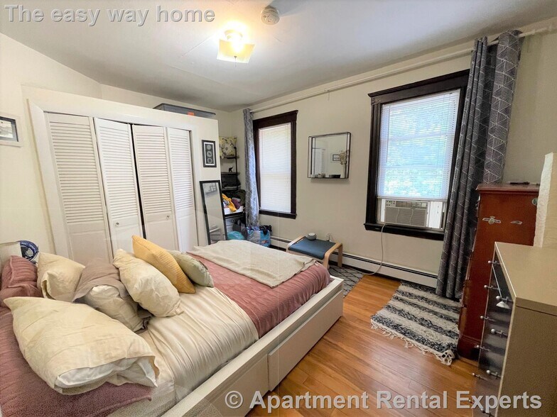 Building Photo - 40 Linden Ave