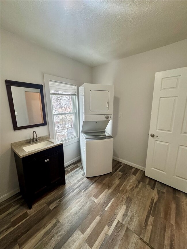 Building Photo - 59 Clark Ave