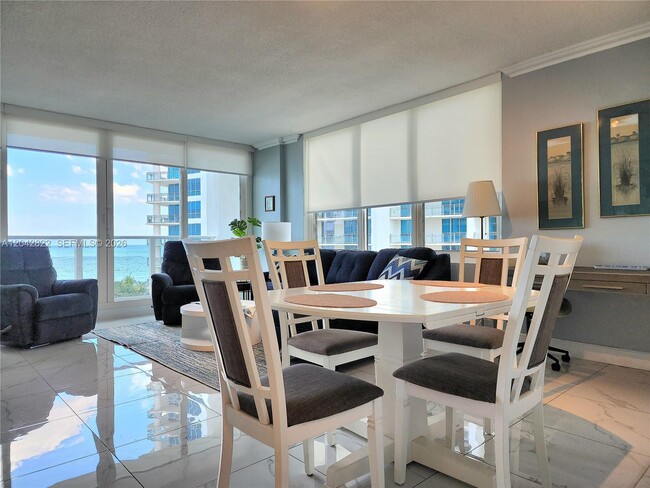 Building Photo - 3505 S Ocean Dr