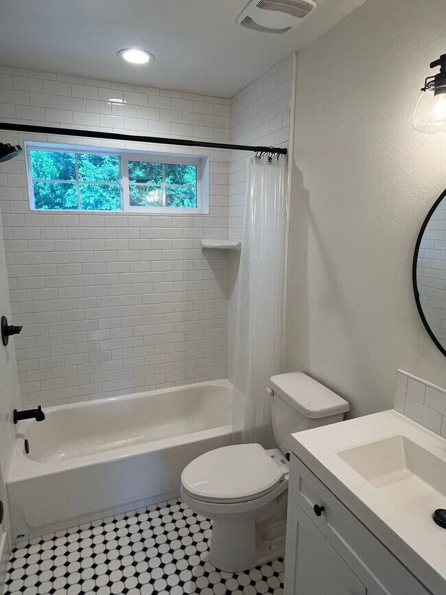 Building Photo - 1129 Stewart Ave