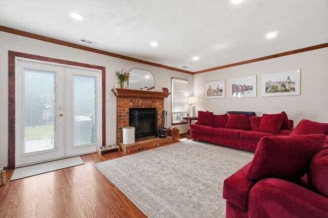 Building Photo - A gem in Knells Ridge!