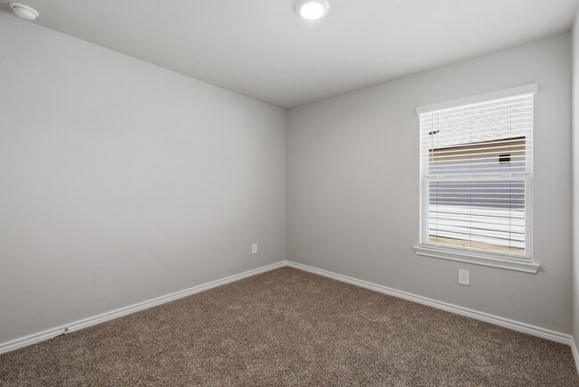 Building Photo - 1200 Canton Dr