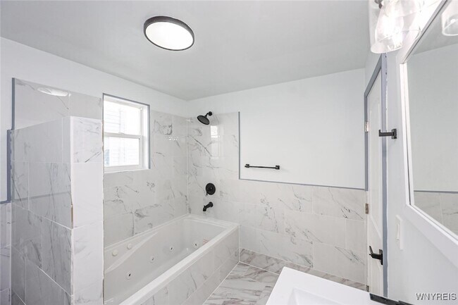 Building Photo - 30 Glenwood Ave