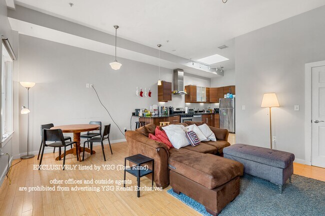 Building Photo - 1431 Tremont St