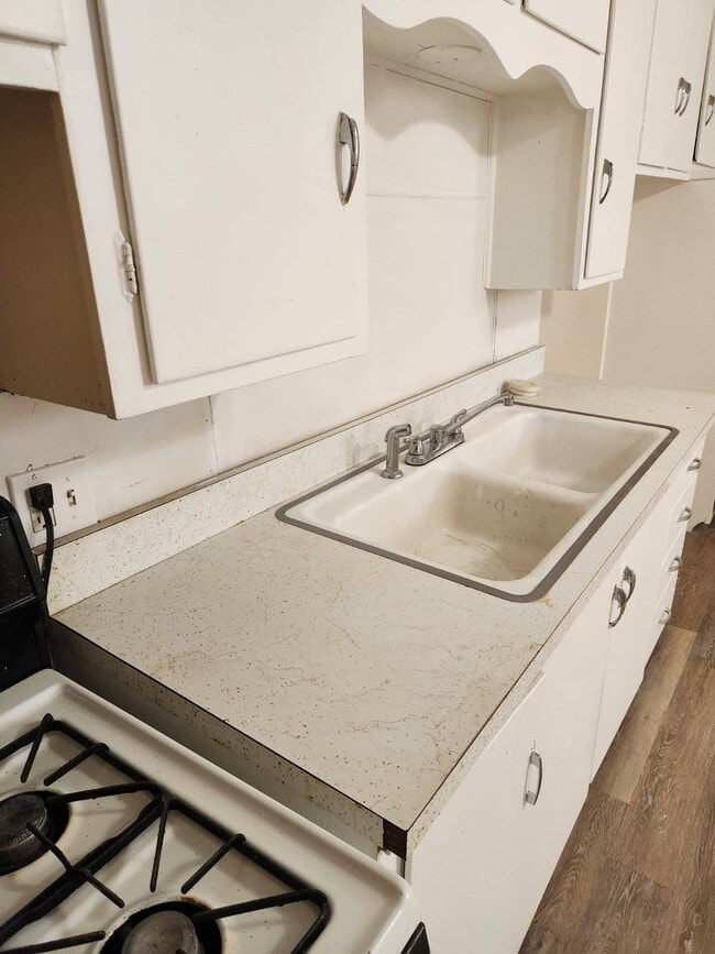 Building Photo - 2120 Highland Ave