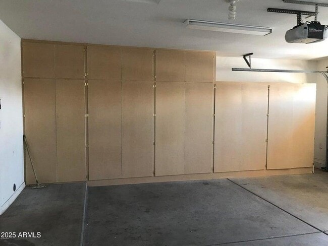 Building Photo - 16804 W Northampton Rd