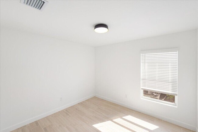 Building Photo - 6331 Windwood Wy