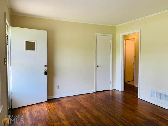 Building Photo - 6 Ozmore St