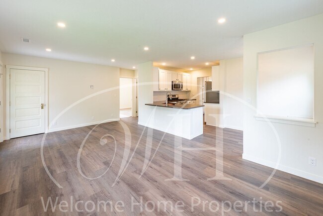 Building Photo - Country Living in Gorgeous 2 Bedroom Home Near Town