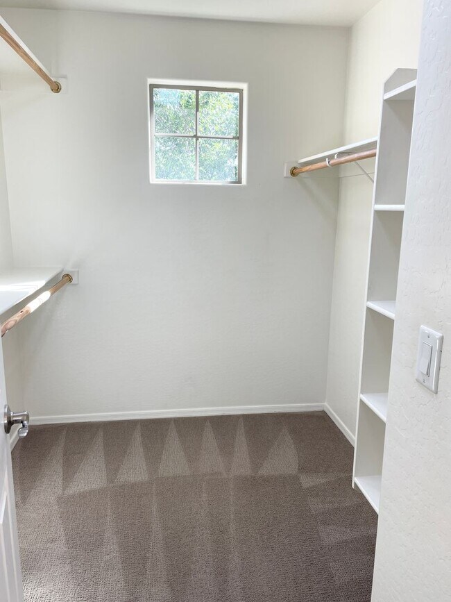 Building Photo - Upgraded Two Story Home In Power Ranch! To...